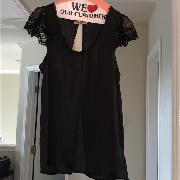 Lace top - Picture 1 of 7